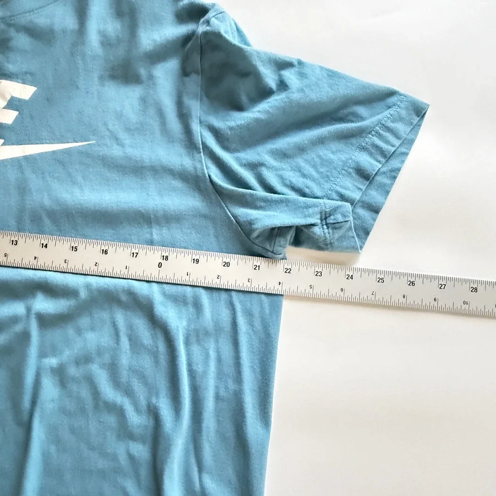 Nike Men's Blue T‎ Shirt Graphic Tee Size L Short Sleeve Crew Neck